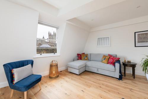 Abbey View Penthouse - Steps from Roman Baths, Bath