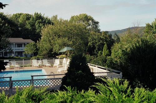 Cedar Crest Inn - image 10