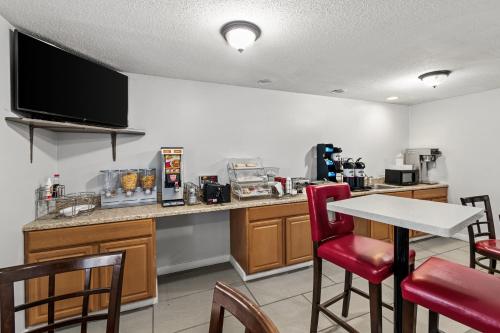 Americas Best Value Inn Carlisle – Carlisle, PA