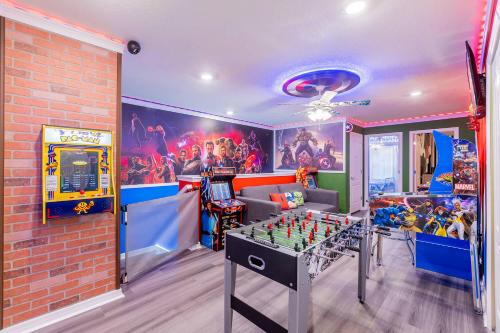 House with Pool Game Room in Resort w Clubhouse in Davenport, USA