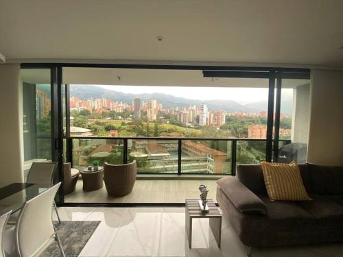 Luxury apt! Guest friendly! Great location! Jacuzzi, Gym, Security!, Medellín (foto 7)