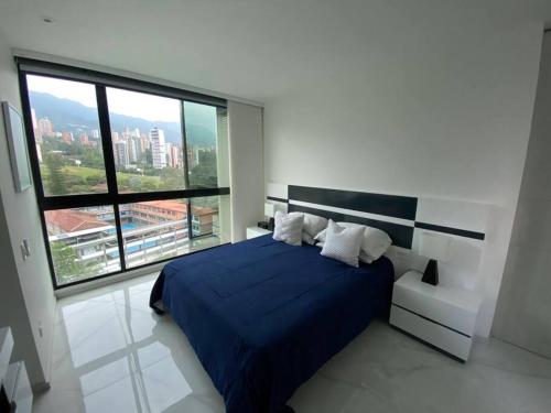 Luxury apt! Guest friendly! Great location! Jacuzzi, Gym, Security!, Medellín (foto 8)