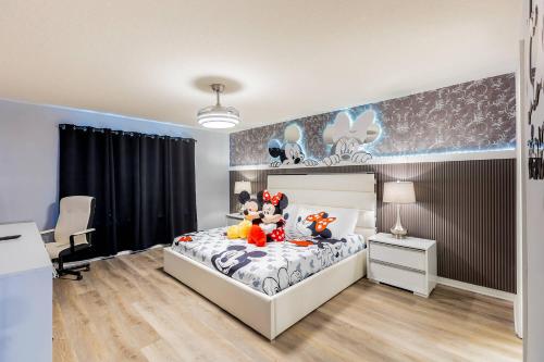 Themed Home wPvt Pool and Game Room in Resort in Davenport, USA
