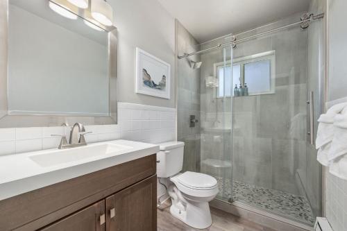 Old Town Condo by Library Park Walk Everywhere! in Fort Collins, USA