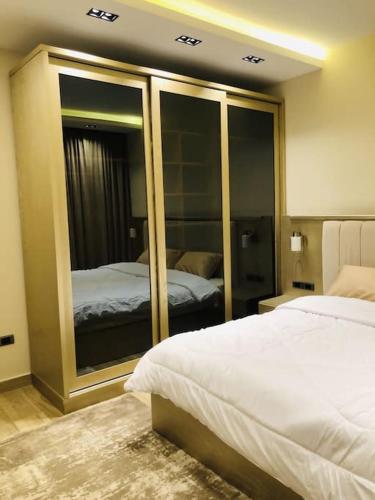 Luxurious Lake View Flat 2BR 115, Cairo