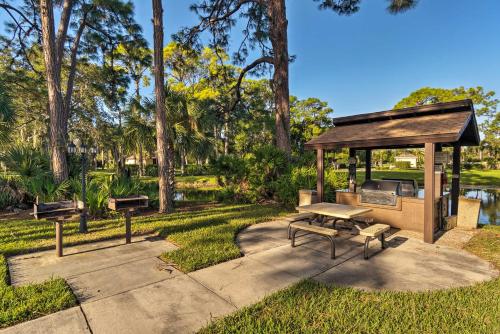 Sunny Sarasota Oasis with Lanai and Community Pool!