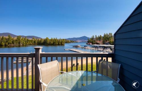 Stunning Lake and Mountain Views, Pool, Beach, Walk to Town!