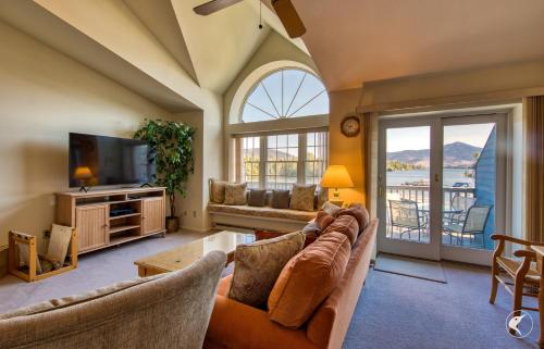 Stunning Lake and Mountain Views, Pool, Beach, Walk to Town! in Lake Placid, USA