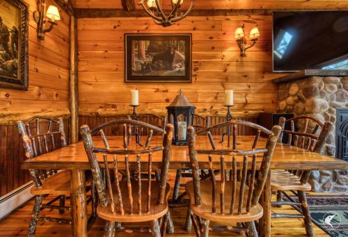 Your DREAM ski chalet! Minutes to Whiteface! in Wilmington, USA