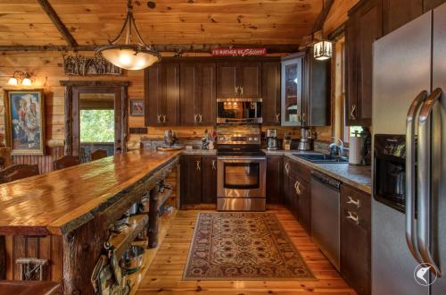 Your DREAM ski chalet! Minutes to Whiteface! in Wilmington, USA