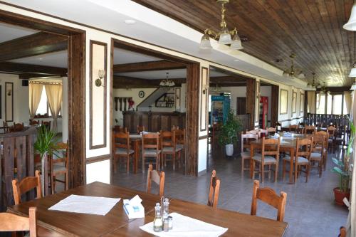 Ресторант, Pensiunea Meridian in Oeştii Ungureni