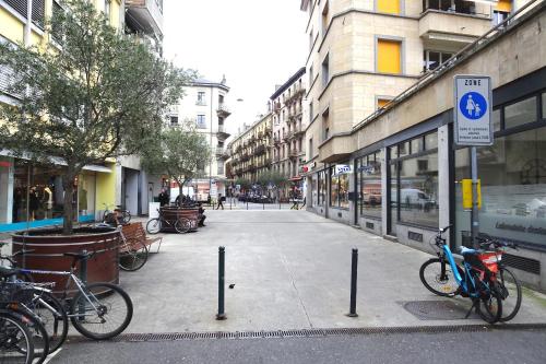 Chambre au coeur de Genève (Chambre au coeur de Geneve) in แปล็งปาแล
