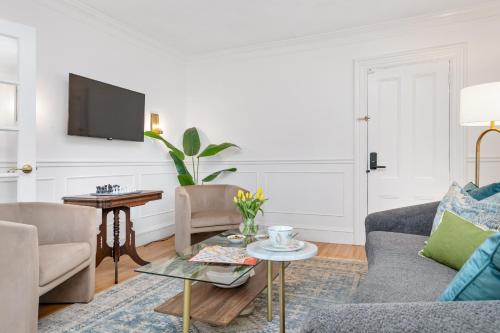 The Front Porch Vacation Rentals in Bristol, USA