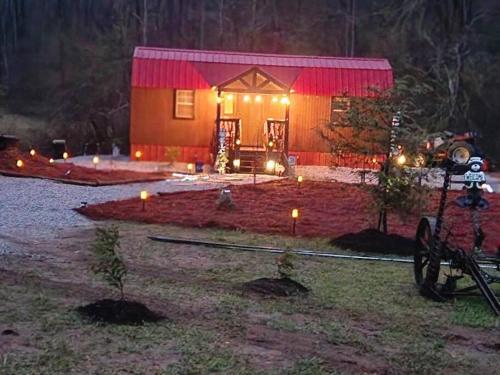 Lazy Bear Retreat by the Creek in Pickens, USA