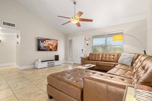 The Dava: Free Heated Pool & Putting Green, Tempe (photo 6)