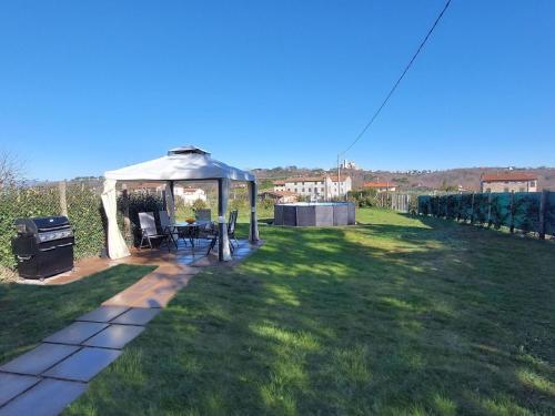 Casina di Andrea with above ground pool, Capannori