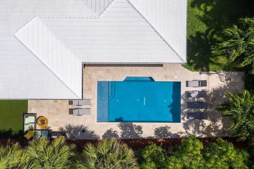 Enchanting Oasis 5-Min 2Beach. Heated Pool&Jacuzzi in Pompano Beach, USA