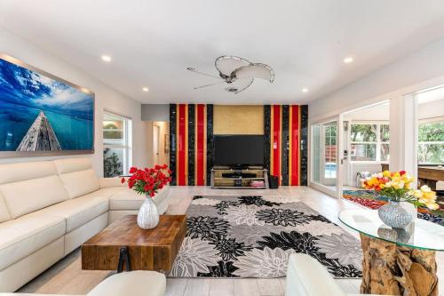 Enchanting Oasis 5-Min 2Beach. Heated Pool&Jacuzzi in Pompano Beach, USA