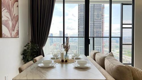 3R3B KLCity CentreView (Balcony) - 8 pax - image 8
