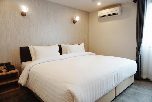 Peppery Hills Room Type - Standard King Room