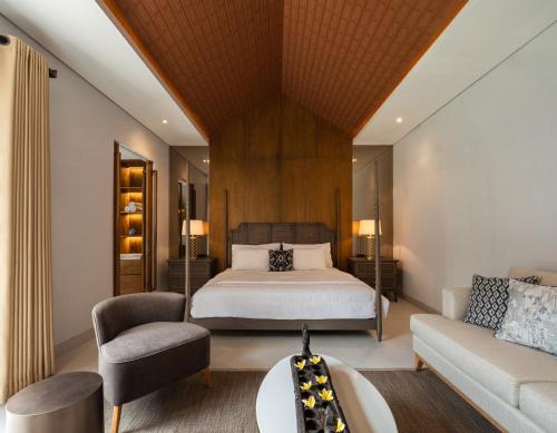 Gria Kerten near Solo Square