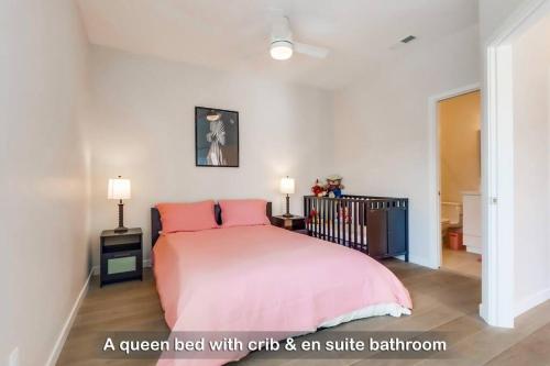 Entire Modern 3-BR 3-Bath Family Home w Spacious Garage, 5 Mins to Beach & 15-Mins to Gaslamp, No Deposit in Imperial Beach, USA