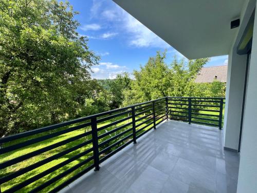 Terraza/balcón, Hillside Villa in Sarajevo Suburbs