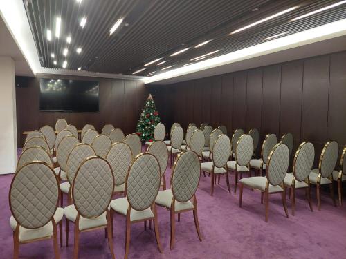 Hotel Cubix - image 6