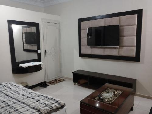 Hotel Shelton - image 7