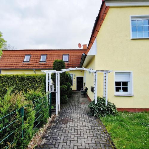 Exterior view, DM Hotels & Apartments - Apartment Dosborn 2A in Kleinbartloff