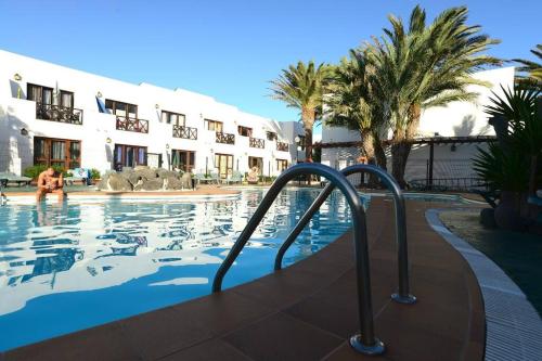 Apartment in Corralejo - Balcony & Poolside