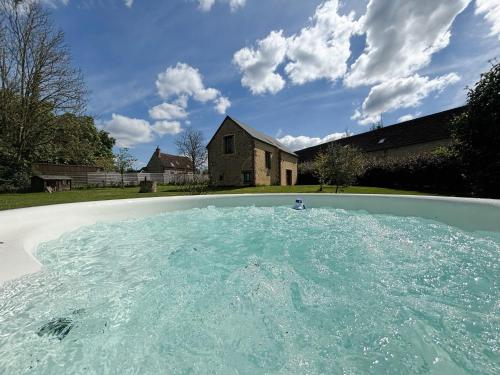 Superbe Grange et son bain nordique, endroit paisible du Perche