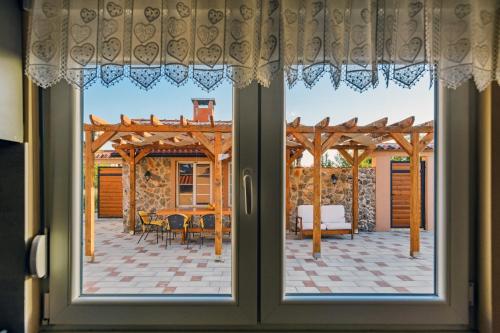 Iekārtas, Countryside holiday home - pool - big terrace in Otrić