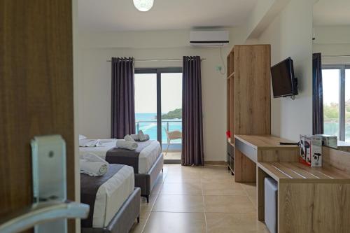 Hotel Esmerald Ksamil - image 5