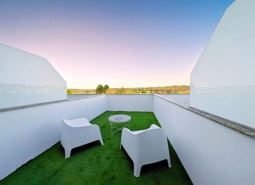 Balcony/terrace, Villa de Arzua by gaiarooms in Arzua