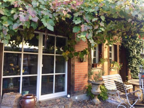 Romantische Ferienwohnung im historischen Stadtkern Jüterbog (Romantische Ferienwohnung im historischen Stadtkern Juterbog) in جوتربوج