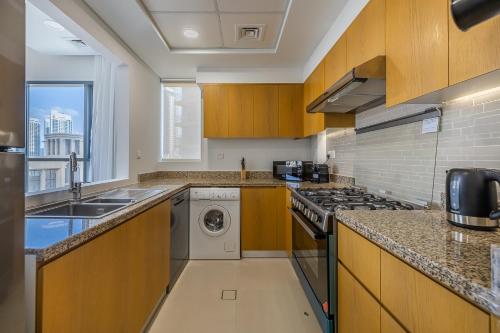 Apartment with Burj Khalifa View I Bellevue Tower - image 7