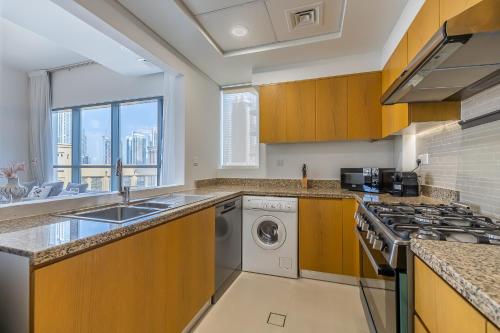 Apartment with Burj Khalifa View I Bellevue Tower - image 8