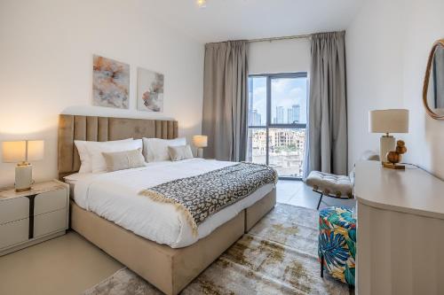 Apartment with Burj Khalifa View I Bellevue Tower - image 4