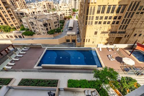 Apartment with Burj Khalifa View I Bellevue Tower - image 5