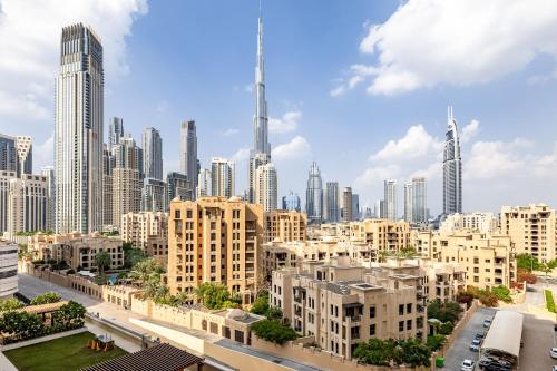 Apartment with Burj Khalifa View I Bellevue Tower - image 13