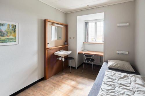 1 twin bed
