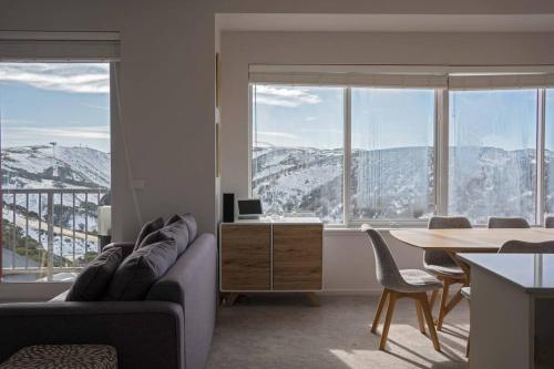 Schnapps Penthouse Apartment Ski In Ski out