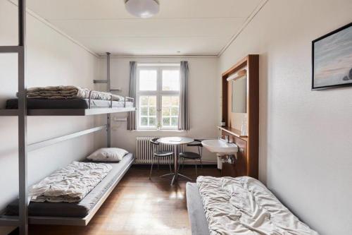 3 bunk beds