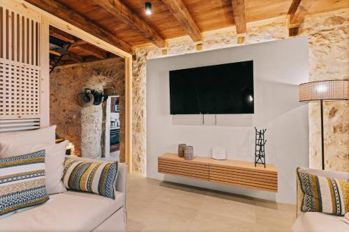 Hawk Tower Apartment - Pyrgos Towers Complex Hawk Tower Apartment - Pyrgos Towers Complex