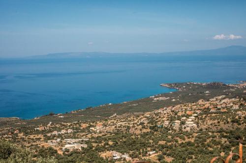 Hawk Tower Apartment - Pyrgos Towers Complex Hawk Tower Apartment - Pyrgos Towers Complex