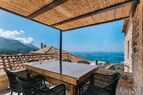 Hawk Tower Apartment - Pyrgos Towers Complex Hawk Tower Apartment - Pyrgos Towers Complex