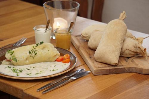 Deutsches Haus Hotel Restaurant Gastwirtschaft Biergarten am Radweg Bermuthshain