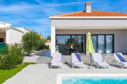 Villa Aria - family friendly in Pula for 6 people with private swimming pool - image 4