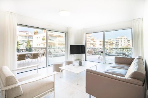 Penthouse Cannes - Tap to explore photos